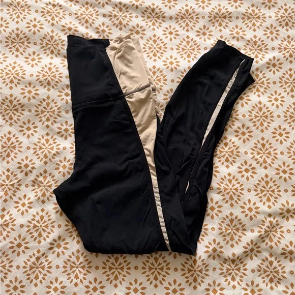 Nike Yoga Luxe Black and Cream Women's Leggings - Picture 2 of 3